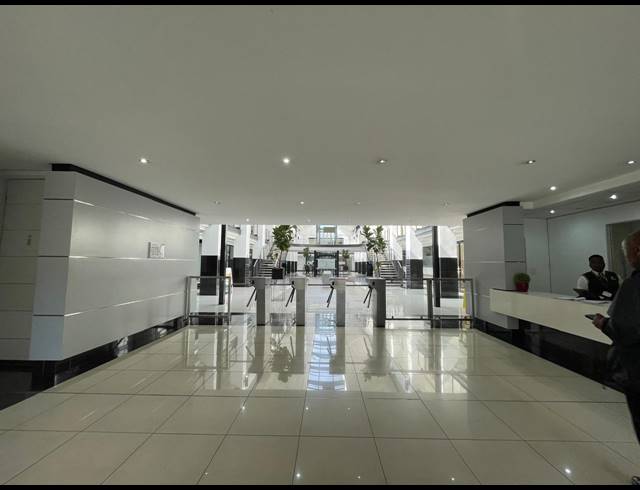 419M² OFFICE TO LET IN BRYANSTON